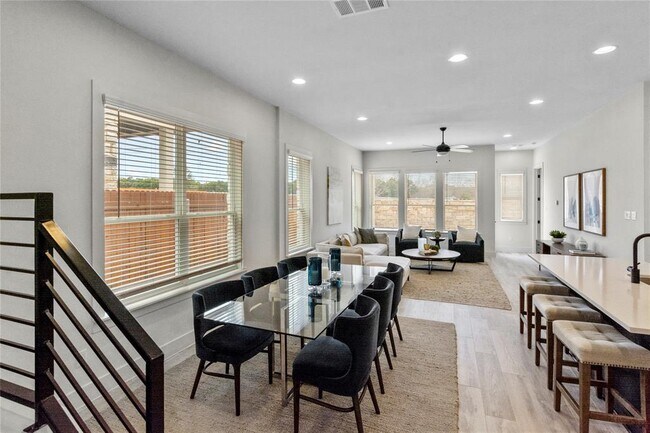 Building Photo - 1273 Summerbrooke Cir