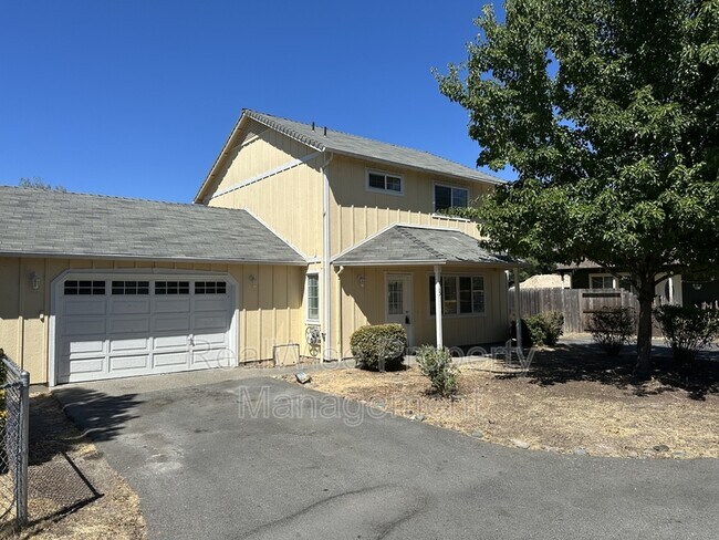 Foto del edificio - 715 SW Laurel St