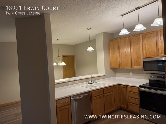 Building Photo - 13921 Erwin Ct