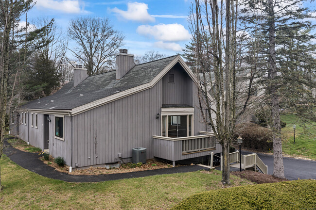 Foto del edificio - 36 Algonquin Ln