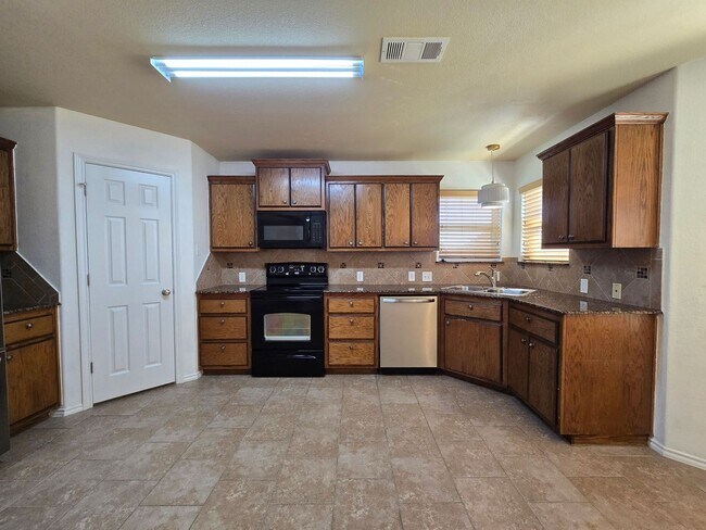 Building Photo - HOME FOR THE HOLIDAYS SPECIAL - AVAILABLE NOW!