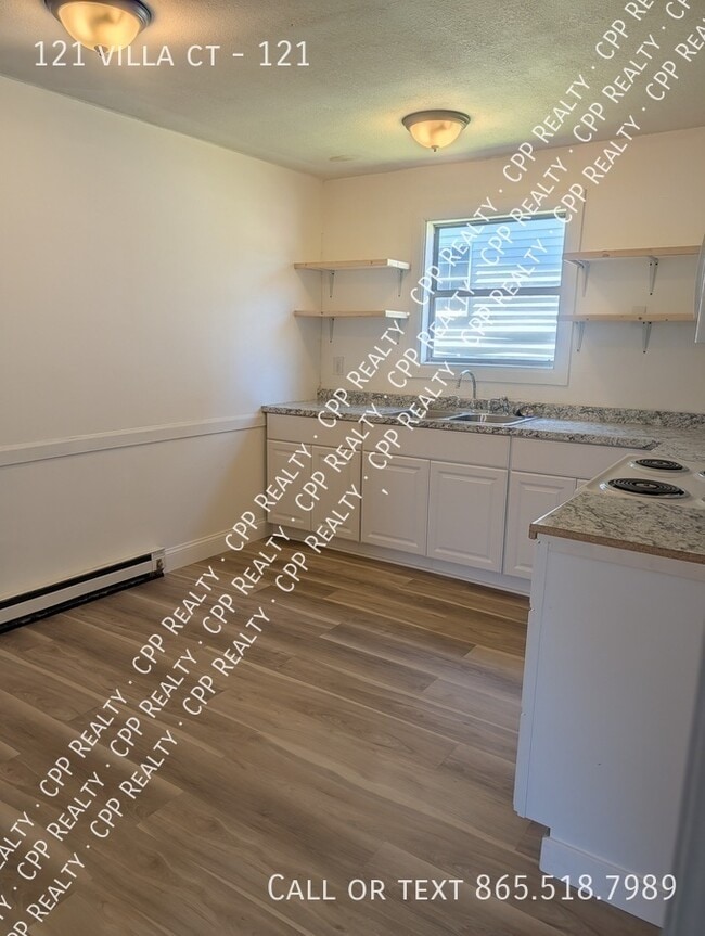 Building Photo - 121 Villa Ct