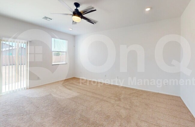 Foto del edificio - 6301 S Crescent Peak Dr