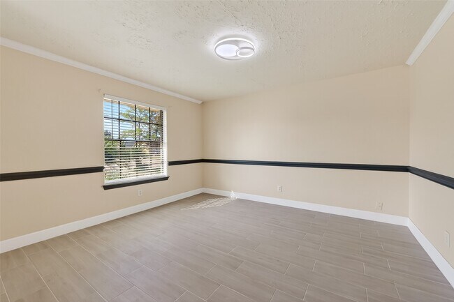 Foto del edificio - 7534 8 Willows Rd