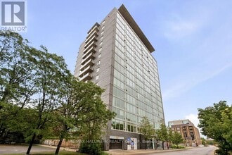 Building Photo - 300 Lisgar St