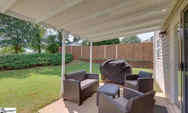 Building Photo - 416 Chartwell Dr
