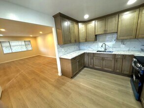 Building Photo - 718 Teresi Ct