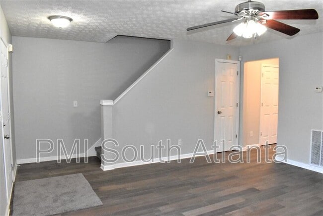 Foto del edificio - 5798 Strathmoor Manor Cir