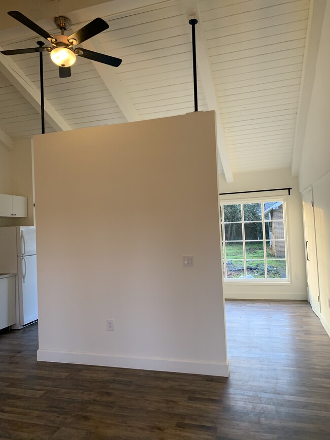 Building Photo - 1325 NE Cornell Rd