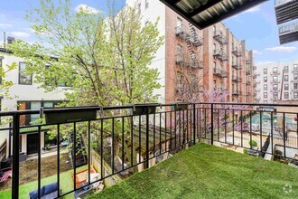 Building Photo - 1115 Willow Ave