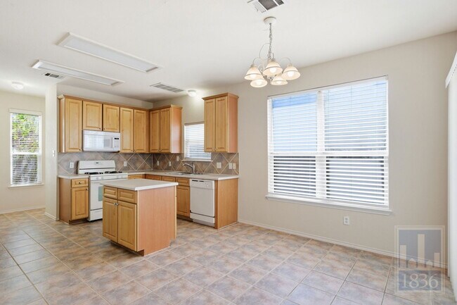 Foto del edificio - 10520 Fosseway Dr