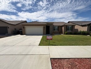 Building Photo - 625 E Monte Verde Ave