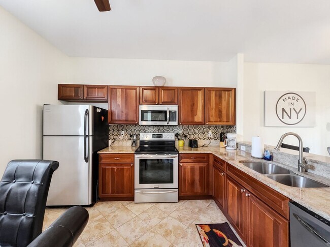 Foto del edificio - Beautifully furnished 2BR/2BA first-floor condo
