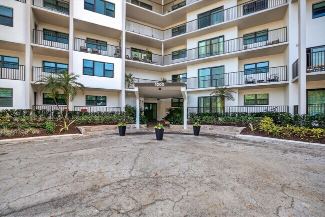 Foto del edificio - 1000 River Reach Dr