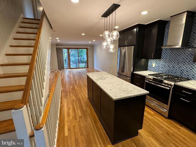 Foto del edificio - 241 G St SW