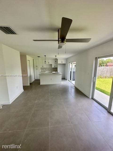 Building Photo - 4 br, 2.5 bath House - 10521 SW 180th St # 1