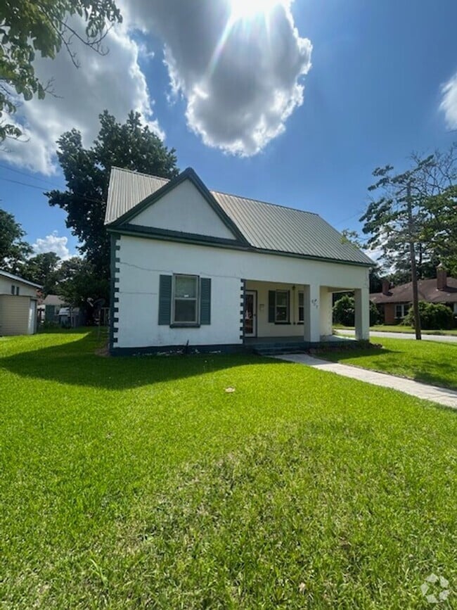 Building Photo - 607 Carthage Rd