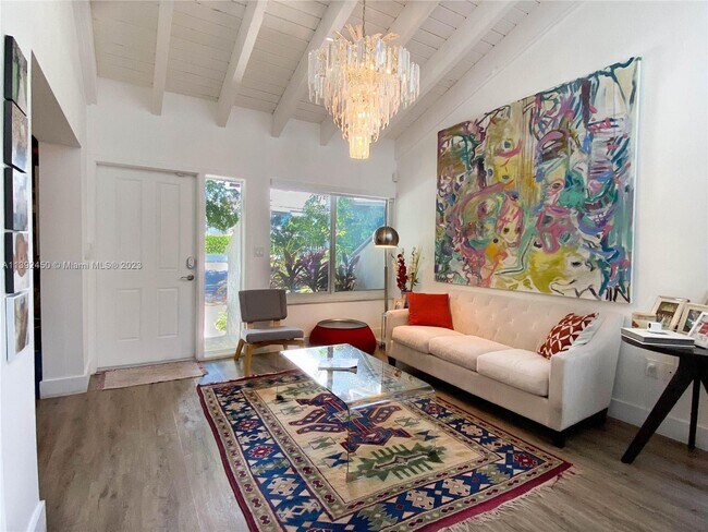 Foto del edificio - 3030 Bird Ave