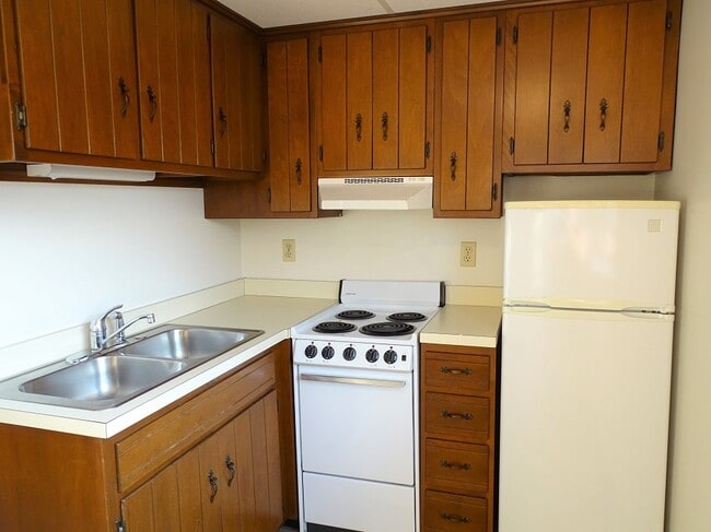 Building Photo - 215 W Main St