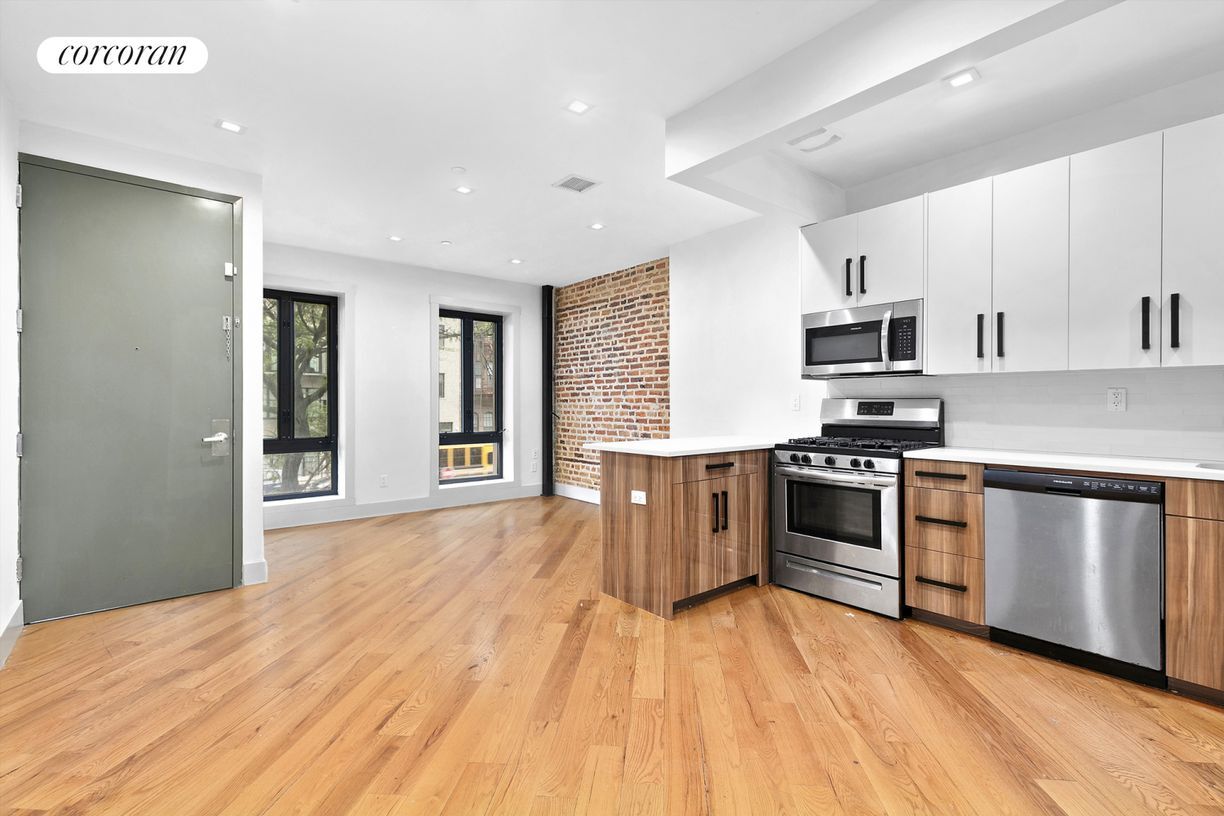Primary Photo - 978 Bedford Ave