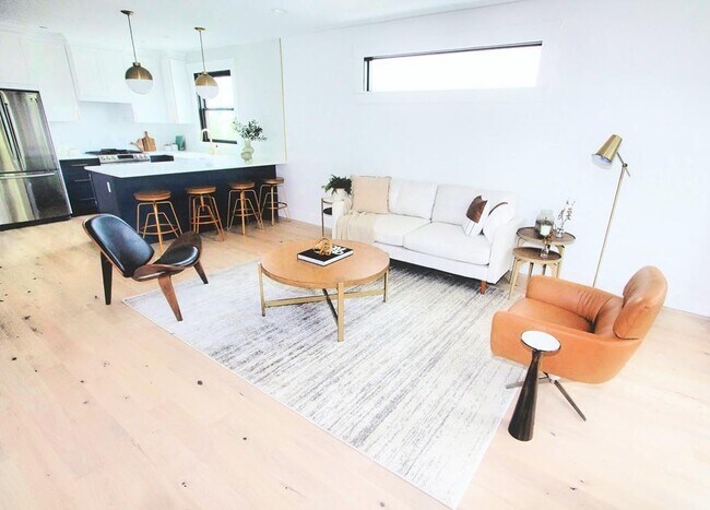 Foto del edificio - 331 Chelsea St