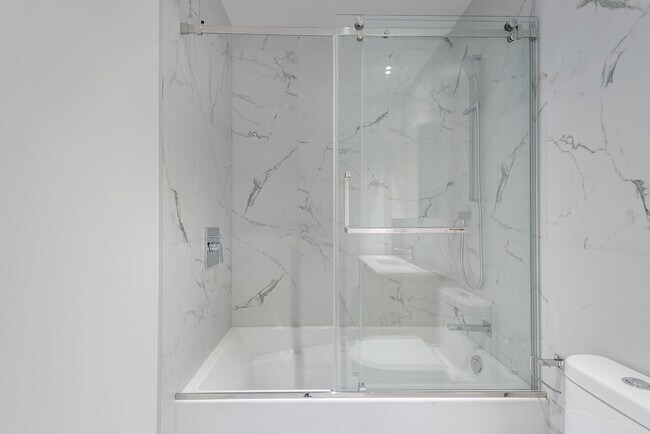 Building Photo - LV1124