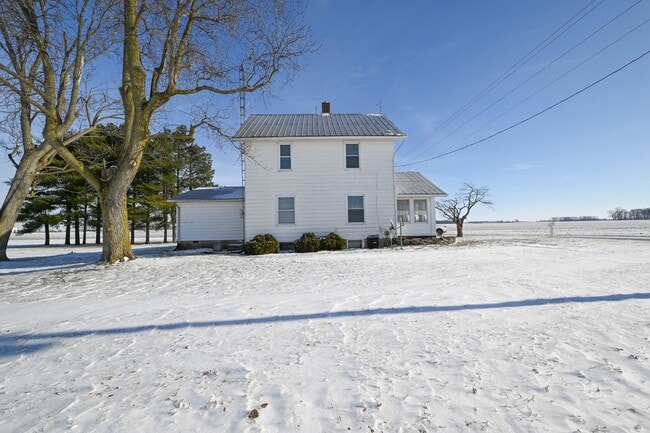 Foto del edificio - Large 4 Bedroom/2 Bath Home For Rent