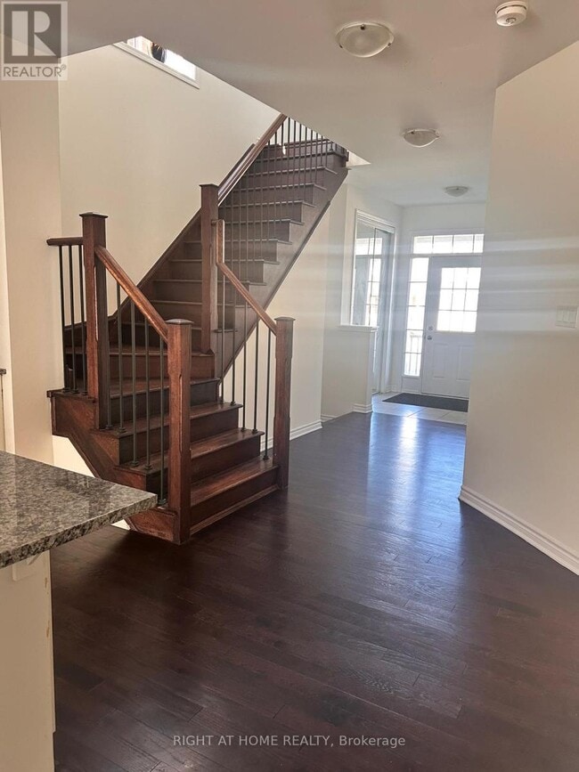 Building Photo - 516 Equestrian Way