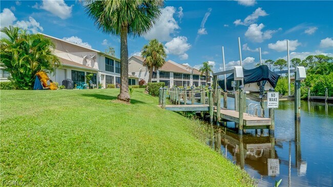 Foto del edificio - 15080 Riverbend Blvd