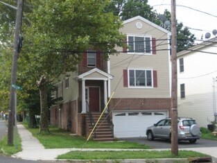 Building Photo - 62 Willow St
