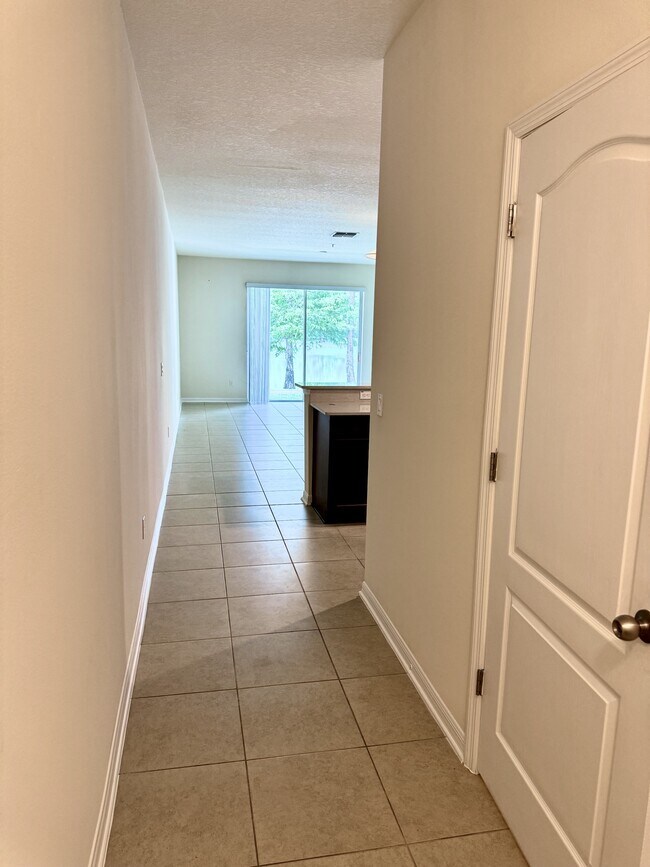 Foto del edificio - 14241 Oasis Cove Boulevard