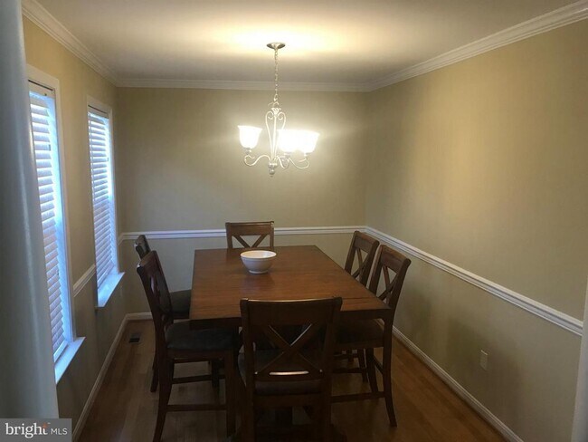 Foto del edificio - 145 Lexington Ct
