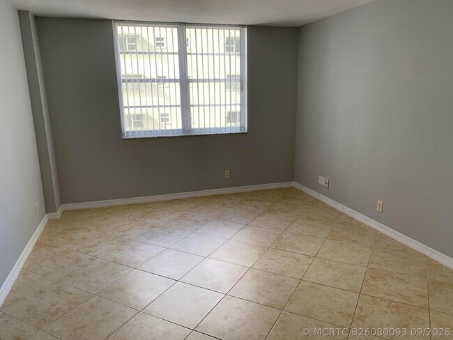 Foto del edificio - 3001 W Rolling Hills Cir