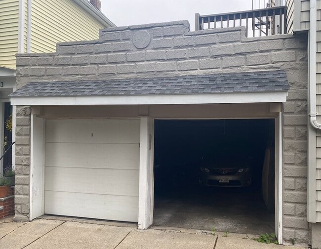 Building Photo - 296-298 Hurley Street