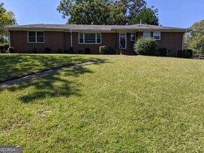 Building Photo - 113 Acadia Dr NW