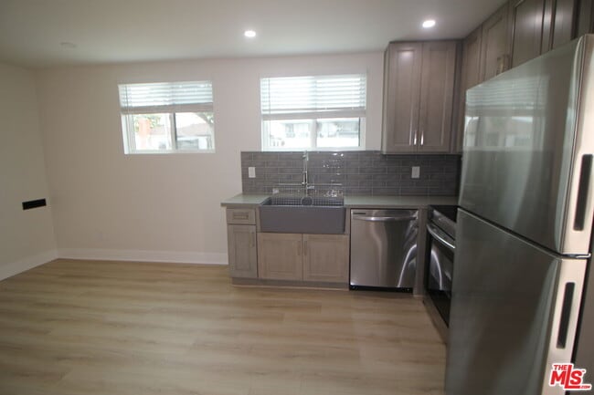 Building Photo - 3541 Homeland Dr