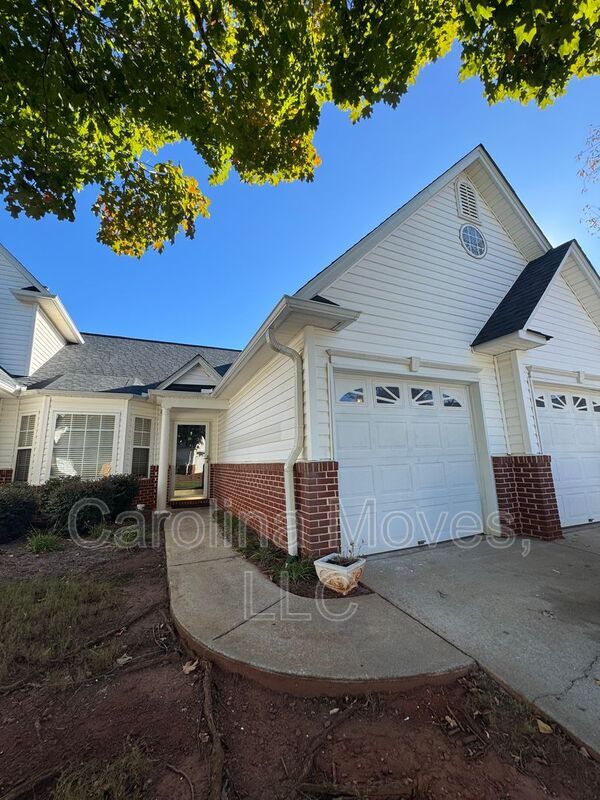 Foto del edificio - 500 Cliffview Ct