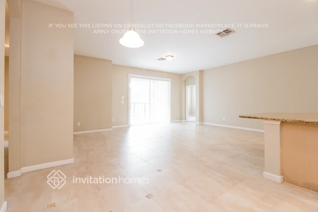 Foto del edificio - 8571 Lake Windham Ave