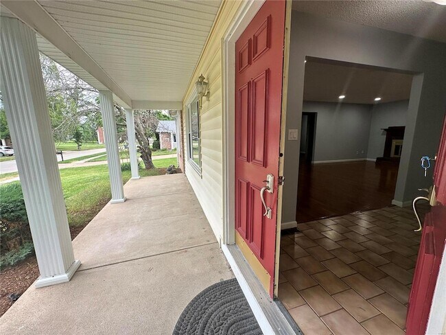 Foto del edificio - 14331 Rainy Lake Drive