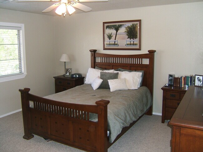 Photo - 1165 S Red Rock Ct House