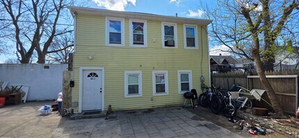 Building Photo - 1006 Summerfield Ave