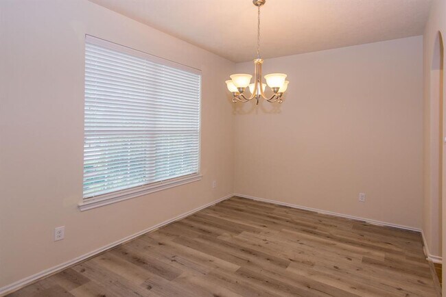 Building Photo - 5301 Summer Spring Ln