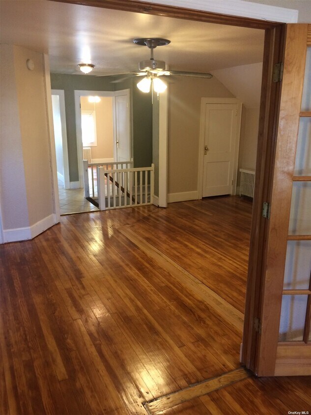 619 S 6th St, Lindenhurst, NY 11757 House Rental in Lindenhurst, NY