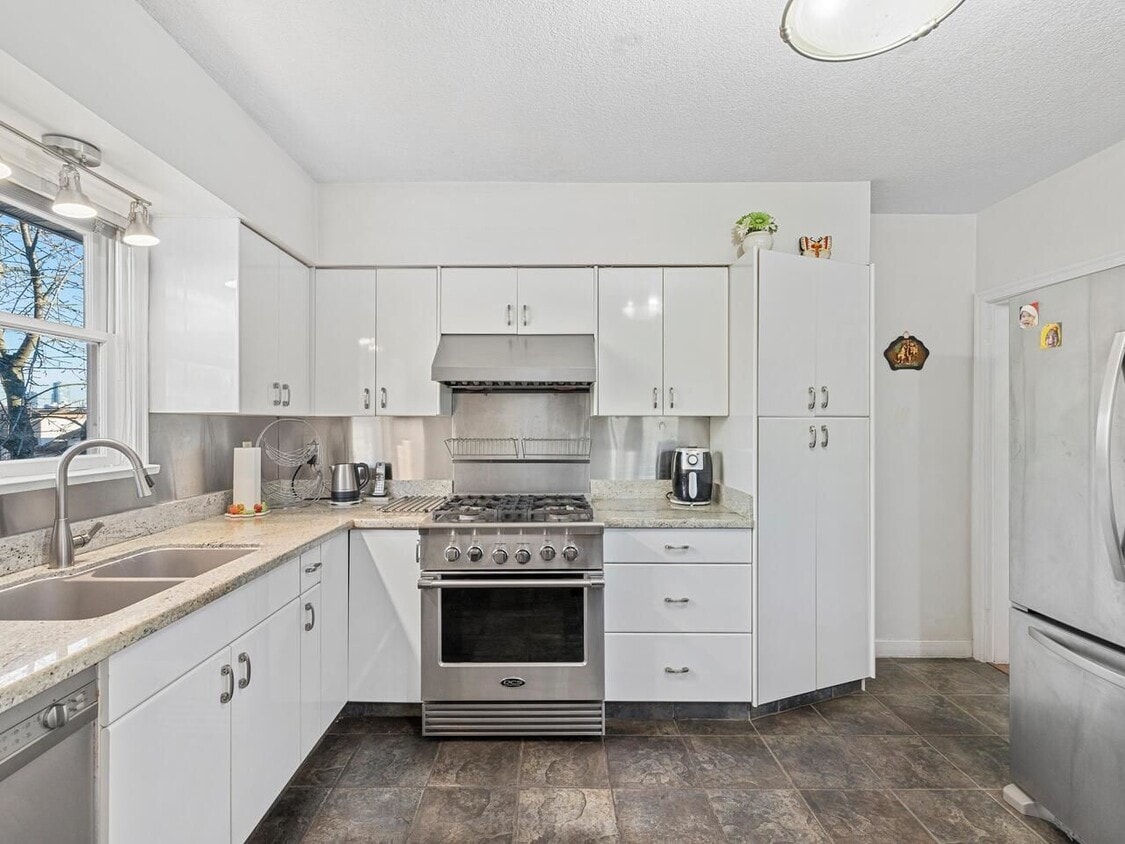 Photo du bâtiment - 1701 Nanaimo St