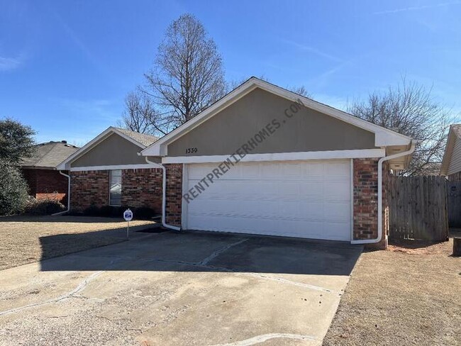 Building Photo - 1330 St Mathews Dr
