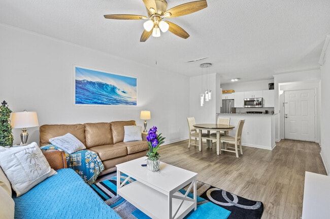 Building Photo - 630 S Sapodilla Ave