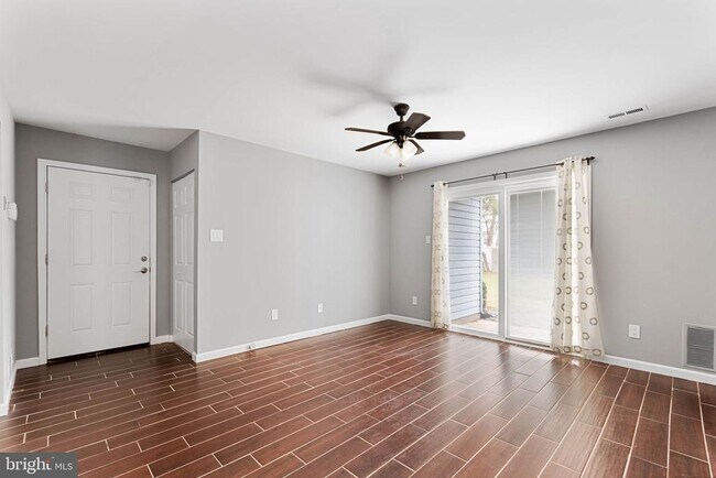 Building Photo - 641 Covington Ct