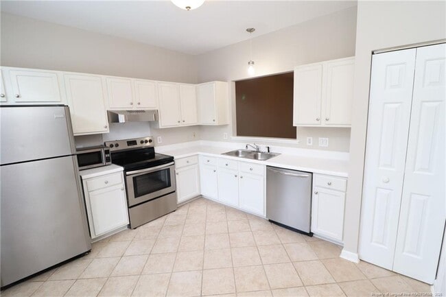 Building Photo - 114 Windward Ct