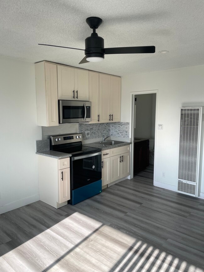 Foto del edificio - 305 E Plymouth St