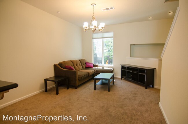 Building Photo - 2 br, 2.5 bath House - 164 Jordan Court